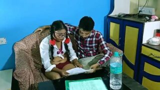 इंडियन स्टूडेंट की हॉट सेक्स टीचर के साथ
