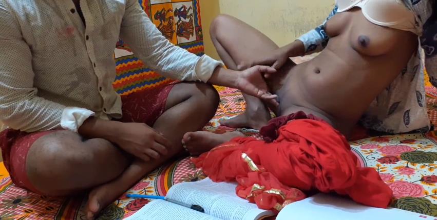 हिंदी क्सक्सक्स वीडियो सेक्सी स्टूडेंट की चूत चुदाई की
