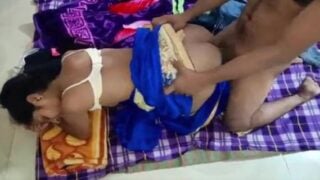 रंडी भाभी पैसा लेकर पति के दोस्त साथ चुदी मस्ती में