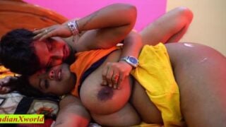 बिग बूब्स बंगाली वाइफ को रोमांटिक लड़का मिला और चुदाई हुई