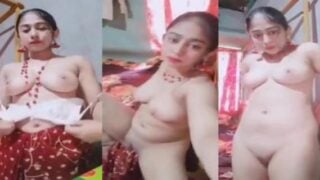 हॉट भाभी बिग बूब्स और चूत दिखाती है साड़ी उतारकर नंगी एमएमएस