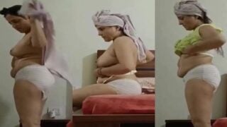 मारवाड़ी दूधवाली मिल्फ भाभी ड्रेस चेंज नंगी एमएमएस वायरल हुई